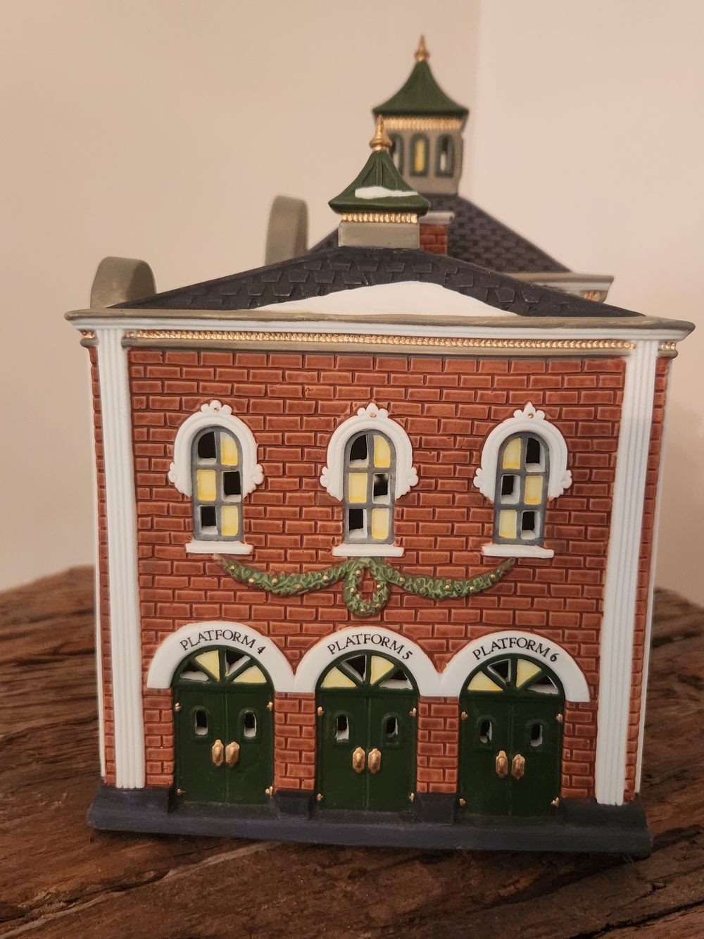 MINT Grand Central Railway Station - Dept 56 - Christmas In The City - Picture 8 of 15
